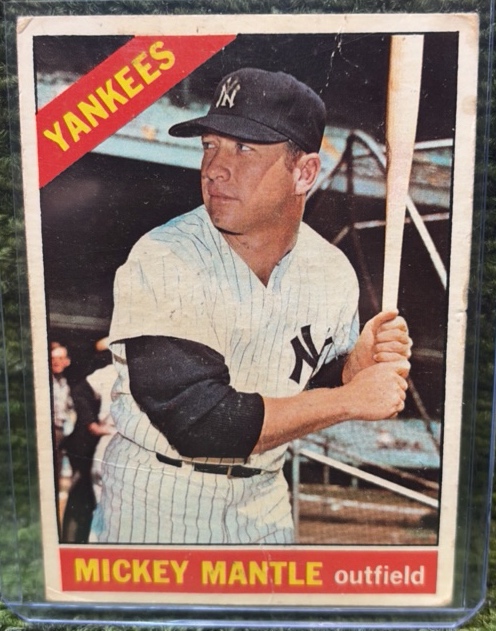 1966 Topps Set-Break # 50 Mickey Mantle  (crease) New York Yankees