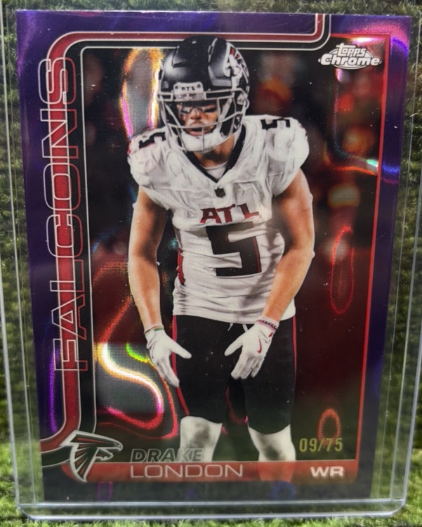 Drake London 2025 Topps Chrome Football Purple Refractor 7275 Falcons