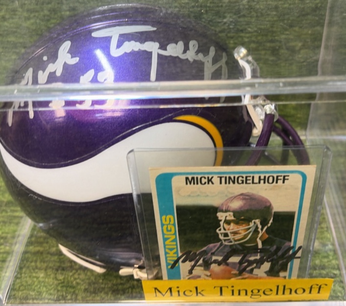 Mick Tingelhoff Signed 1978 Topps Card #451 Minnesota Vikings w Auto Card