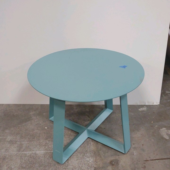 circle table