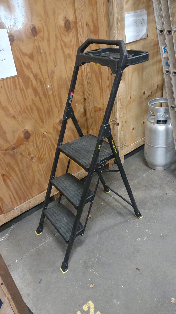 gorilla ladders step stool