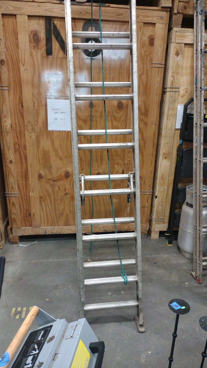 werner ladder with brace on top