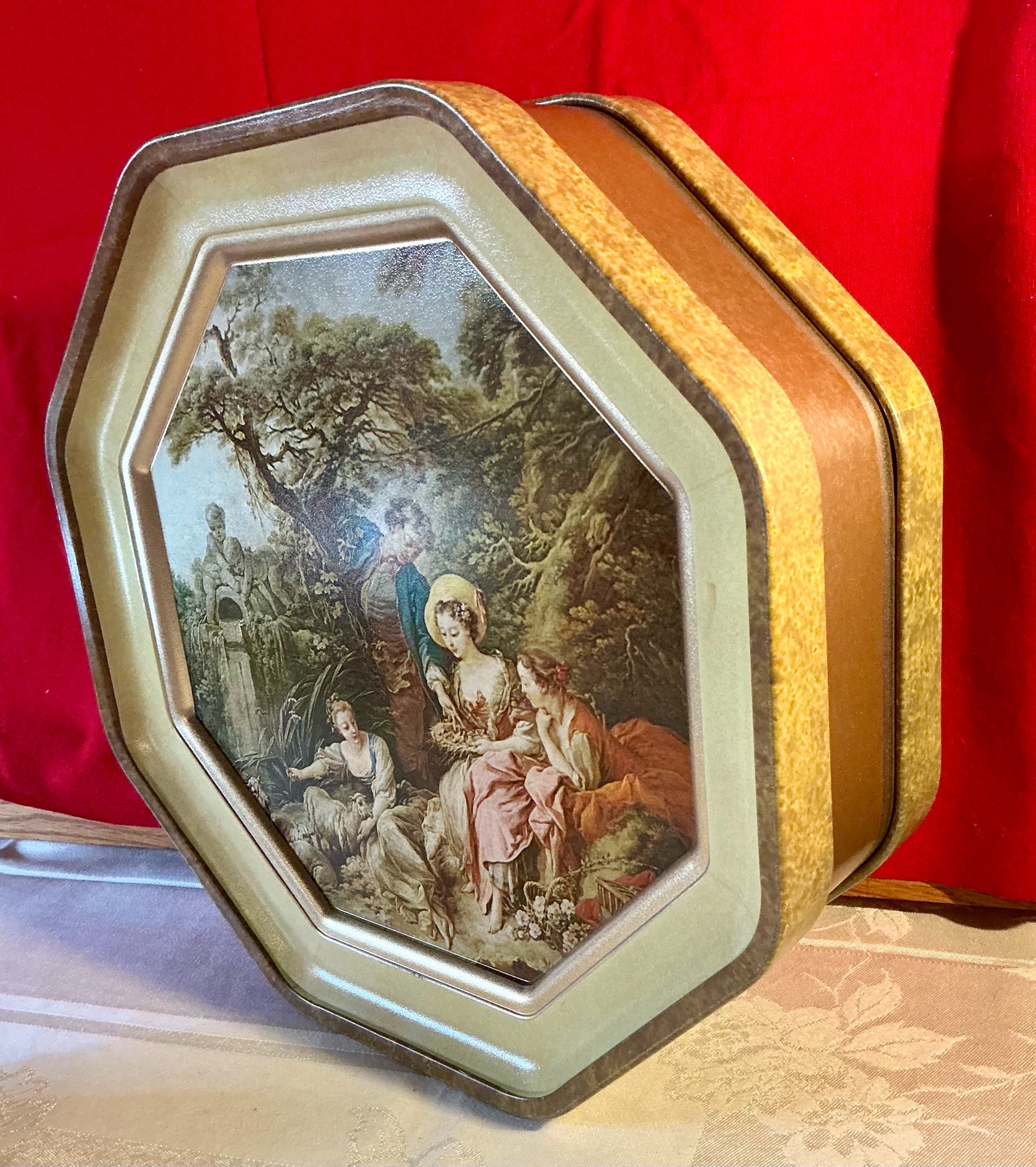 Collectable octagon shaped sunshine biscuits tin