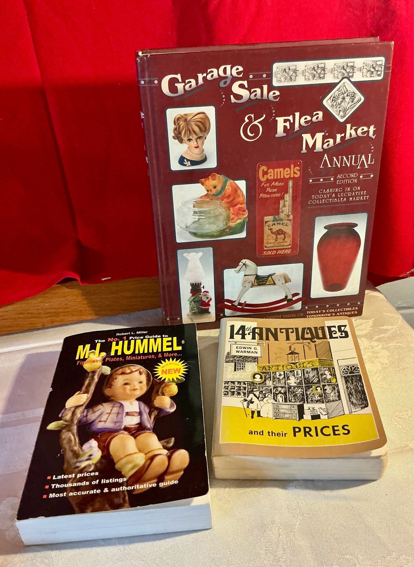 3 collectable flea market, antiques reference books