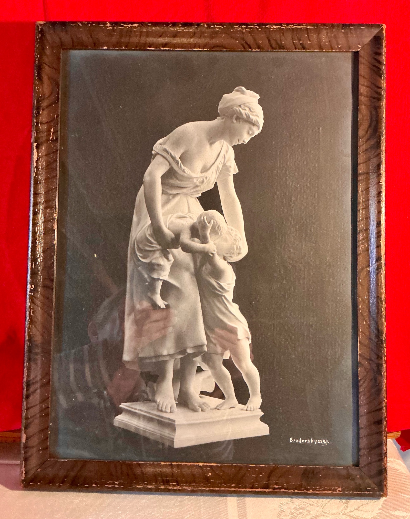 Vintage Luca Madrassi brother kiss sculpture print