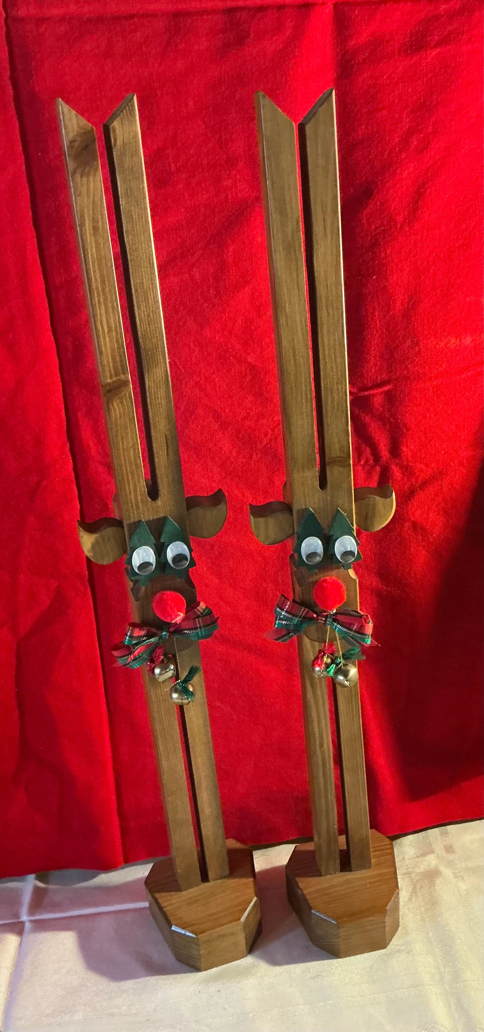 Pair of wood reindeers Christmas Holiday decor