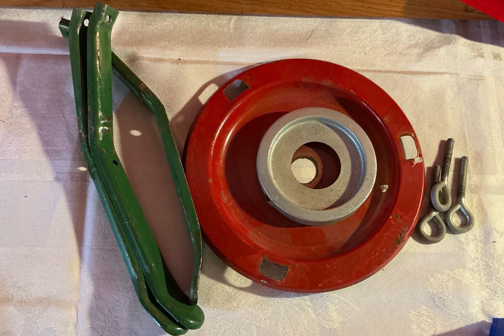 Vintage metal mini christmas tree stand red and green