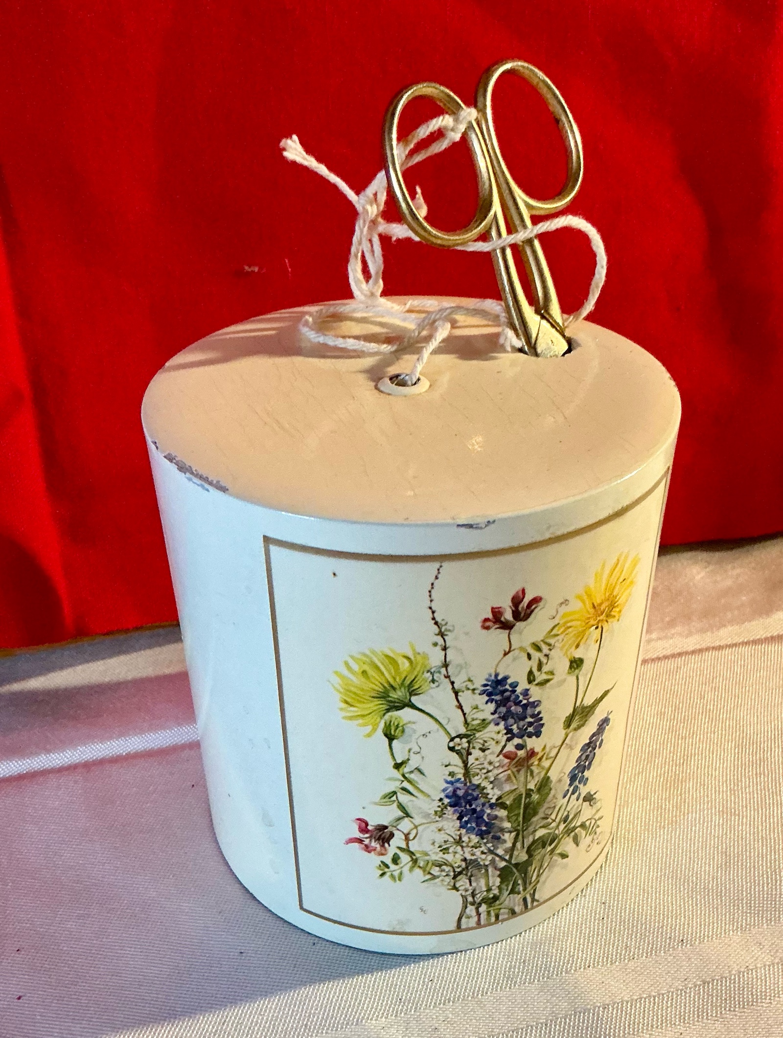 Vintage heavy cardboard string container with scissors