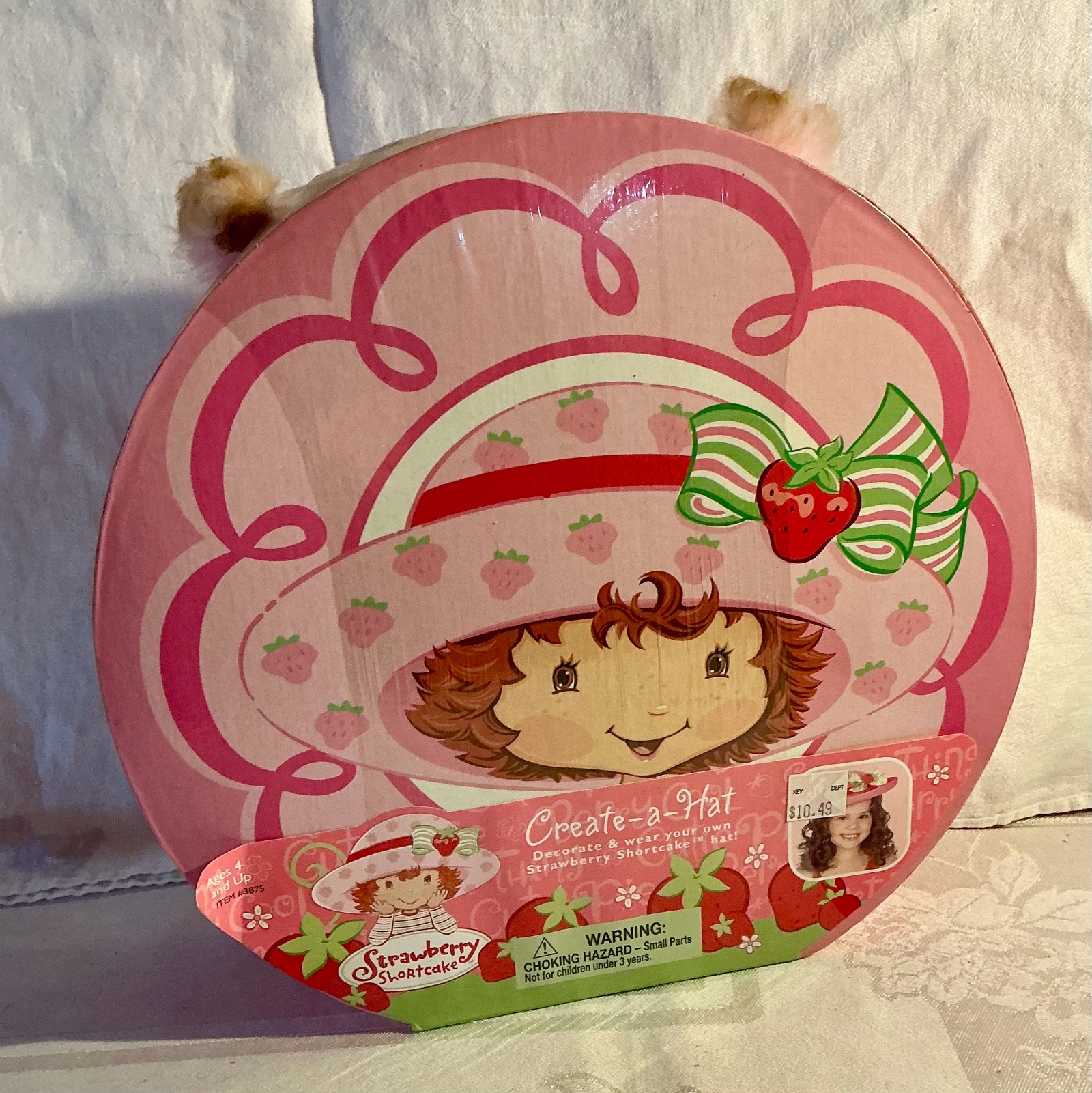 2003 Strawberry shortcake create-a-hat unopened