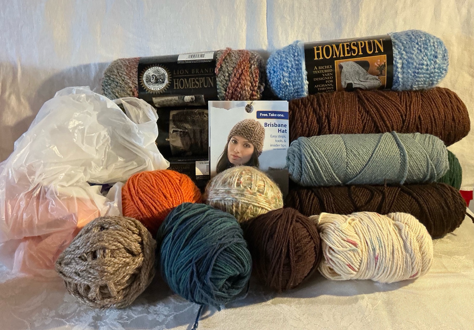 Large group craft lion brand homespun knitting sewing yarn