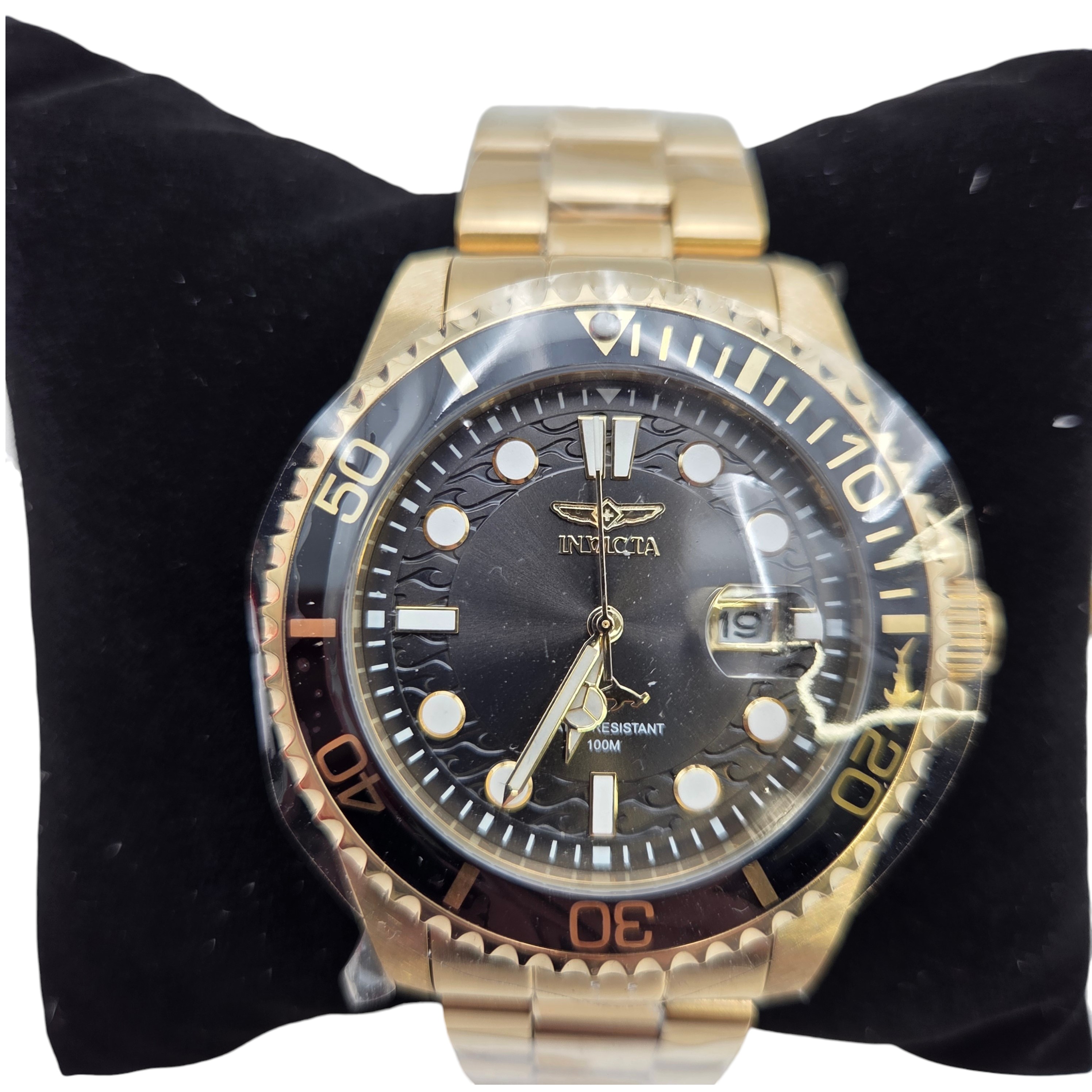 Retail price $199.00 Invicta Pro Diver Currentwave Mens Watch - 43mm (PF12800) Model 30026 Quartz Black & Gold Stainless Steel