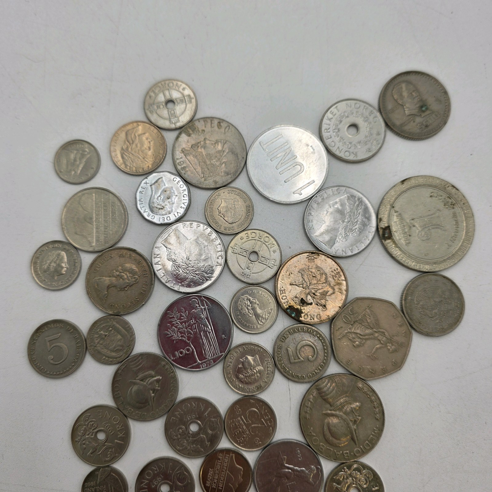 Mixed World Coin Lot  Foreign Coins, Tokens & Older Circulated Coins  Unsearched Style Collector Lot