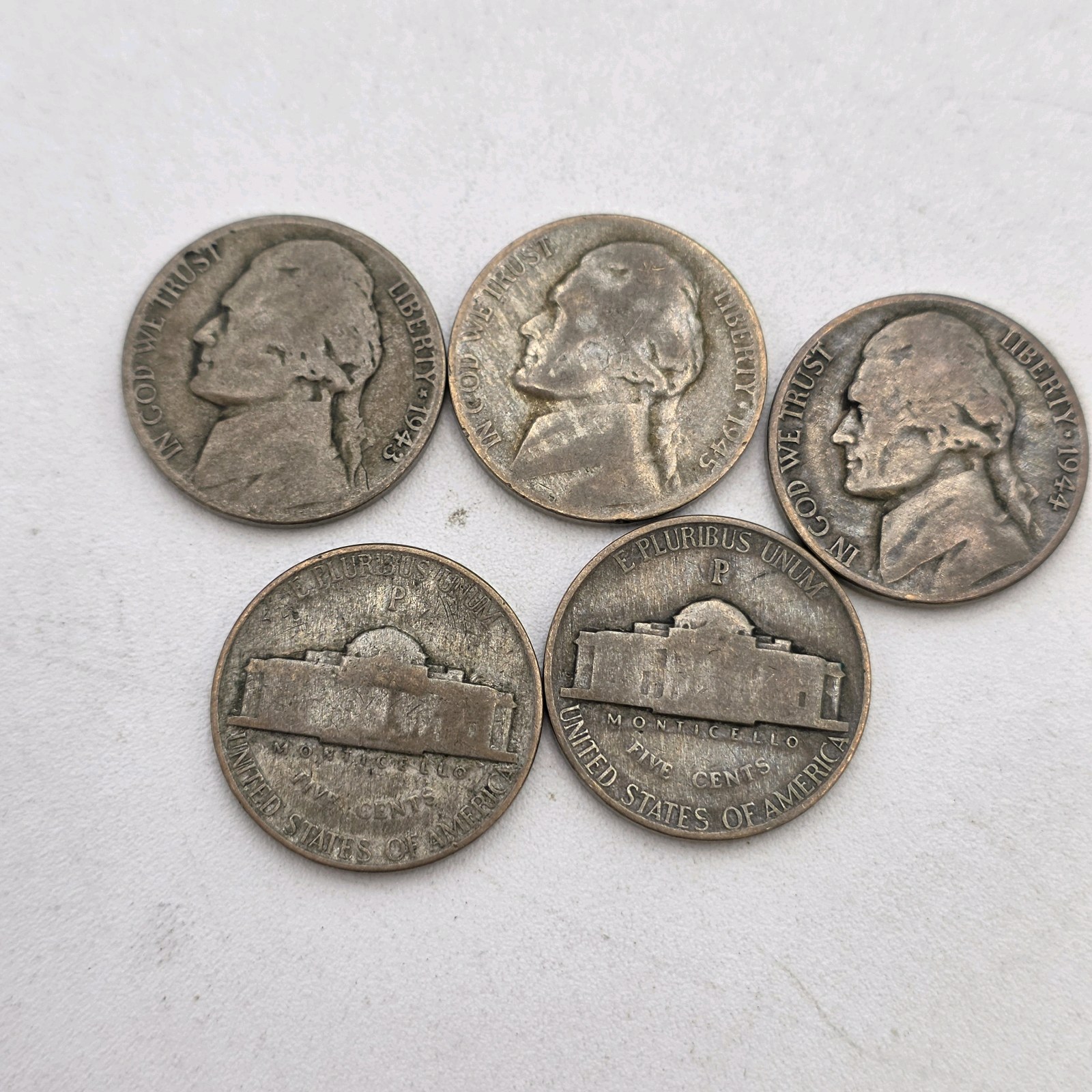 5 Silver War Nickels. Total coin weight 25 grams 1940s Jefferson Nickels  35% Silver WWII Era Coin Lot