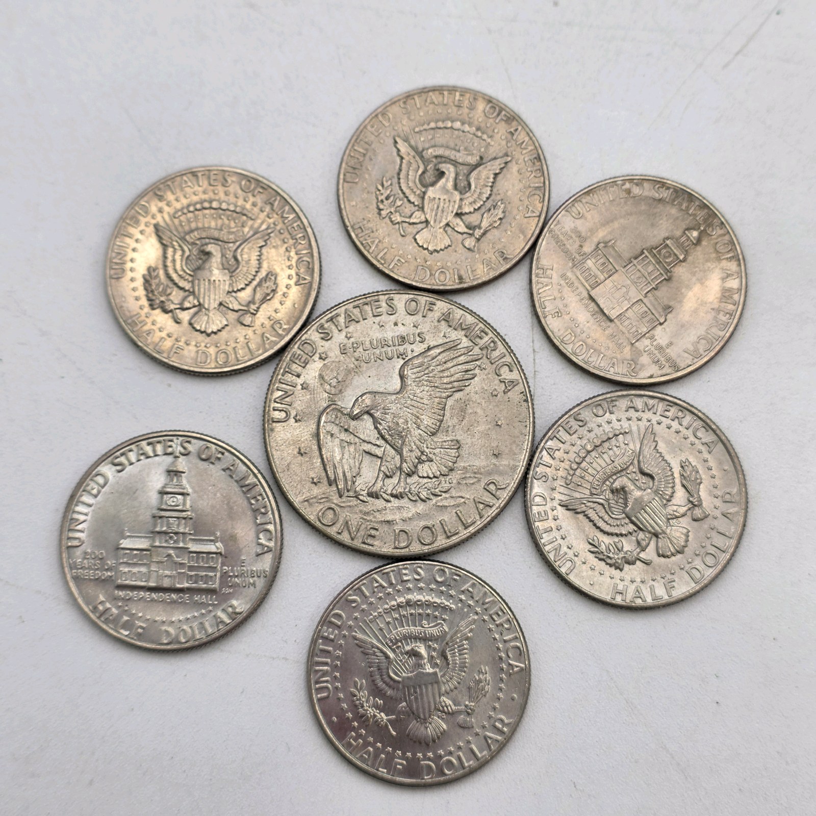 7 Kennedy Half Dollar Coin Lot  1970s Bicentennial & Older Circulated 50 Cent Coins