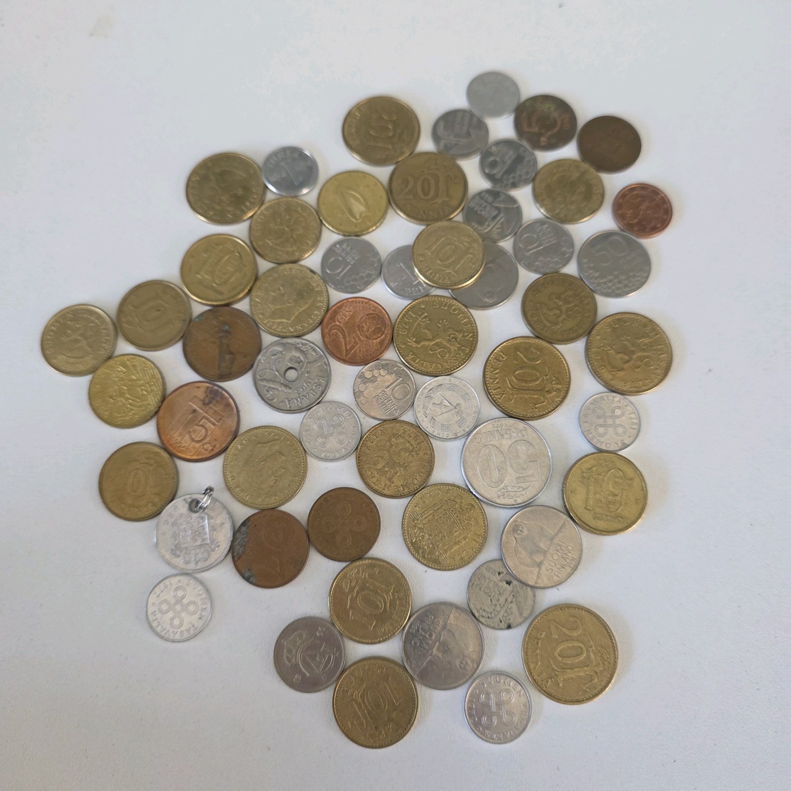 Large Unsearched Foreign Coin Lot  World Coins, Mixed Countries & Denominations
