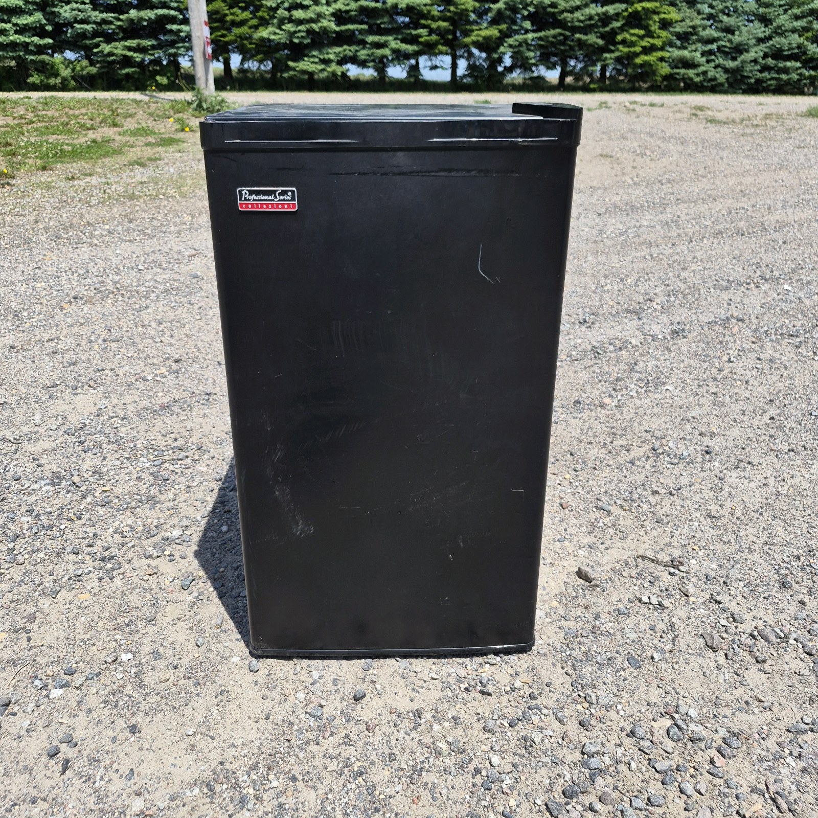 Black Compact Mini Refrigerator Dorm Fridge