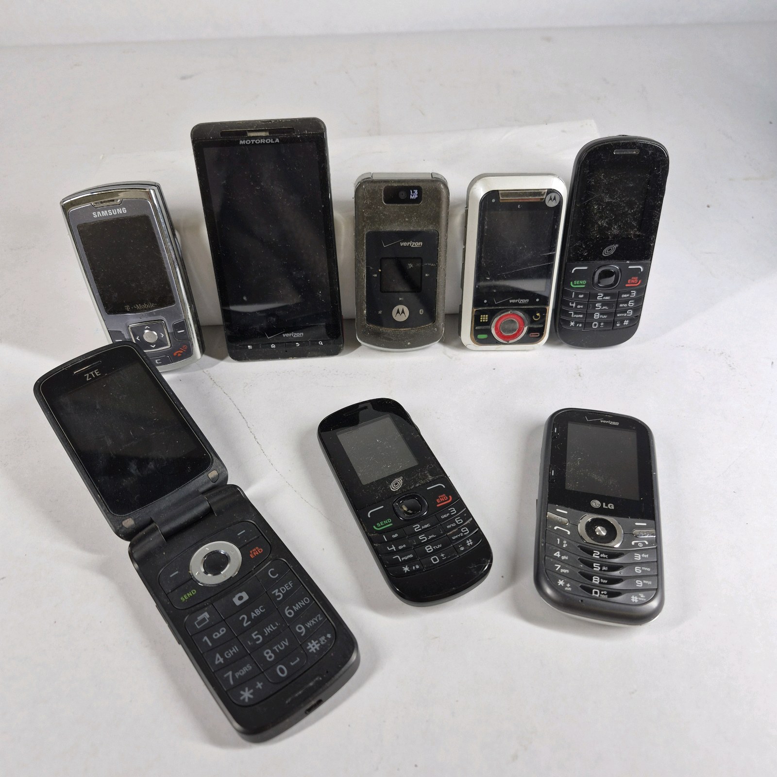 Lot of Broken and Untested Cell Phones