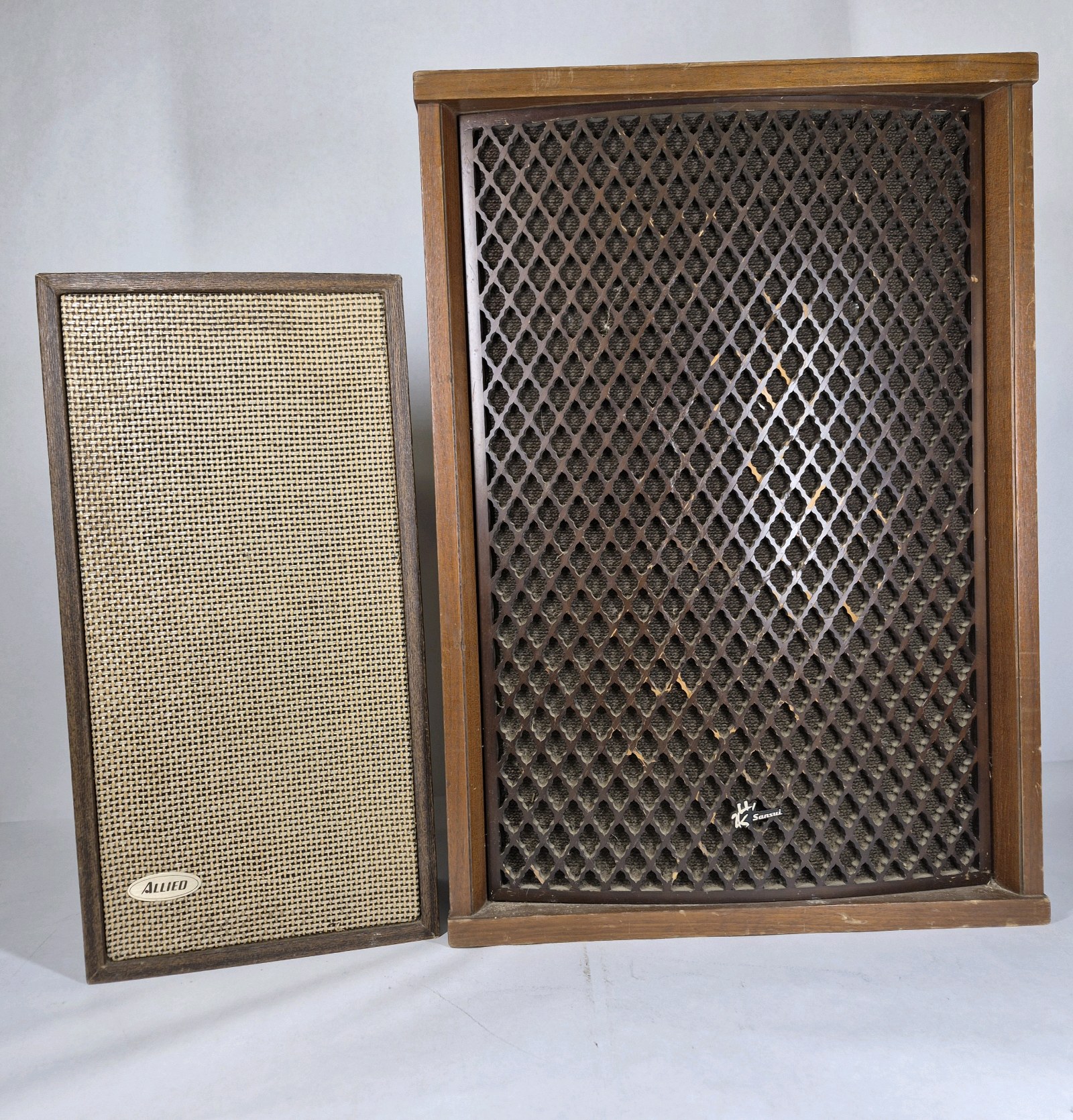 Lot of 2 Vintage Wood Cabinet Stereo Speakers