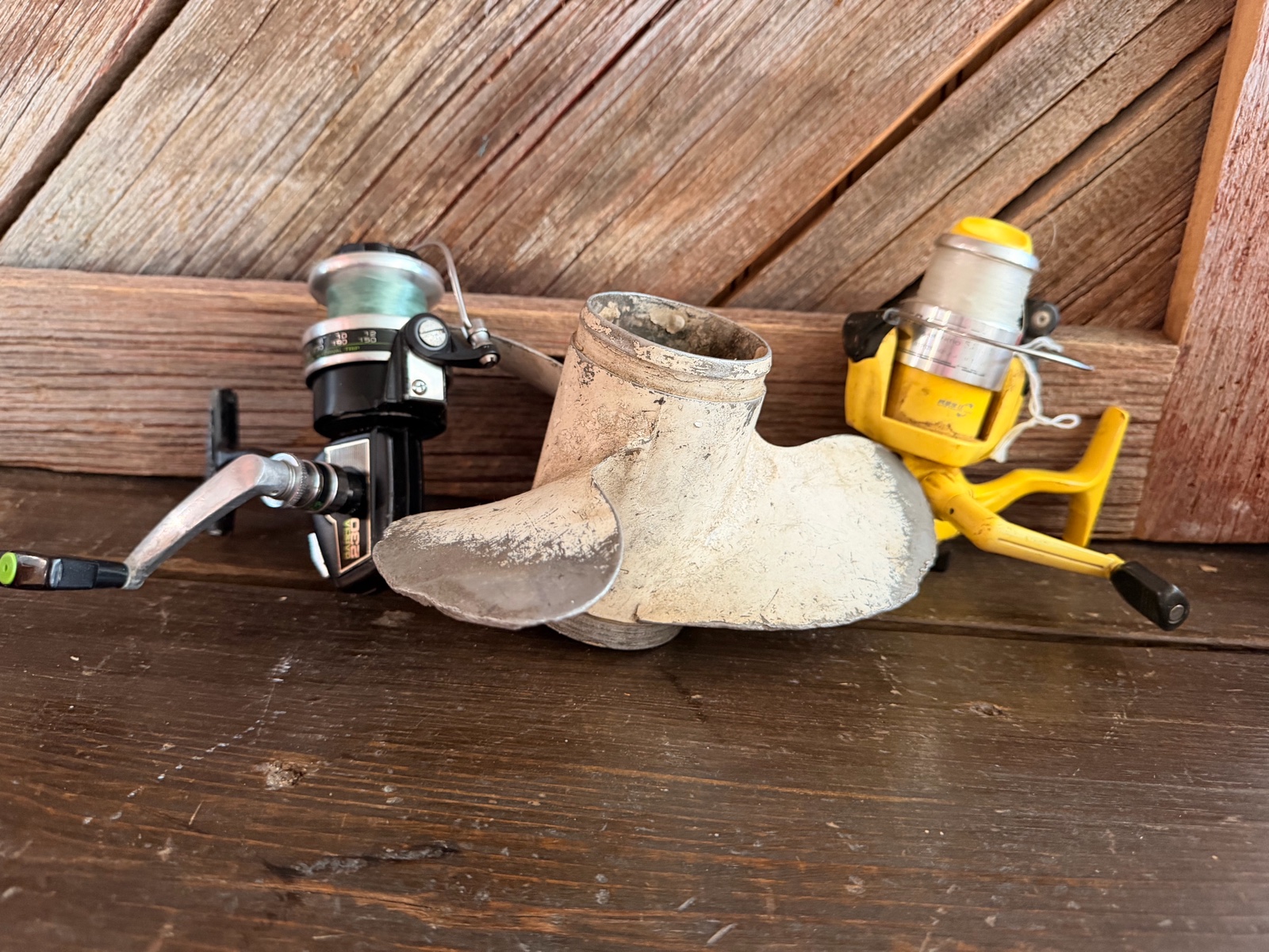 Vintage Fishing Reels & Aluminum Boat Propeller Lot  Retro Tackle & Marine Parts