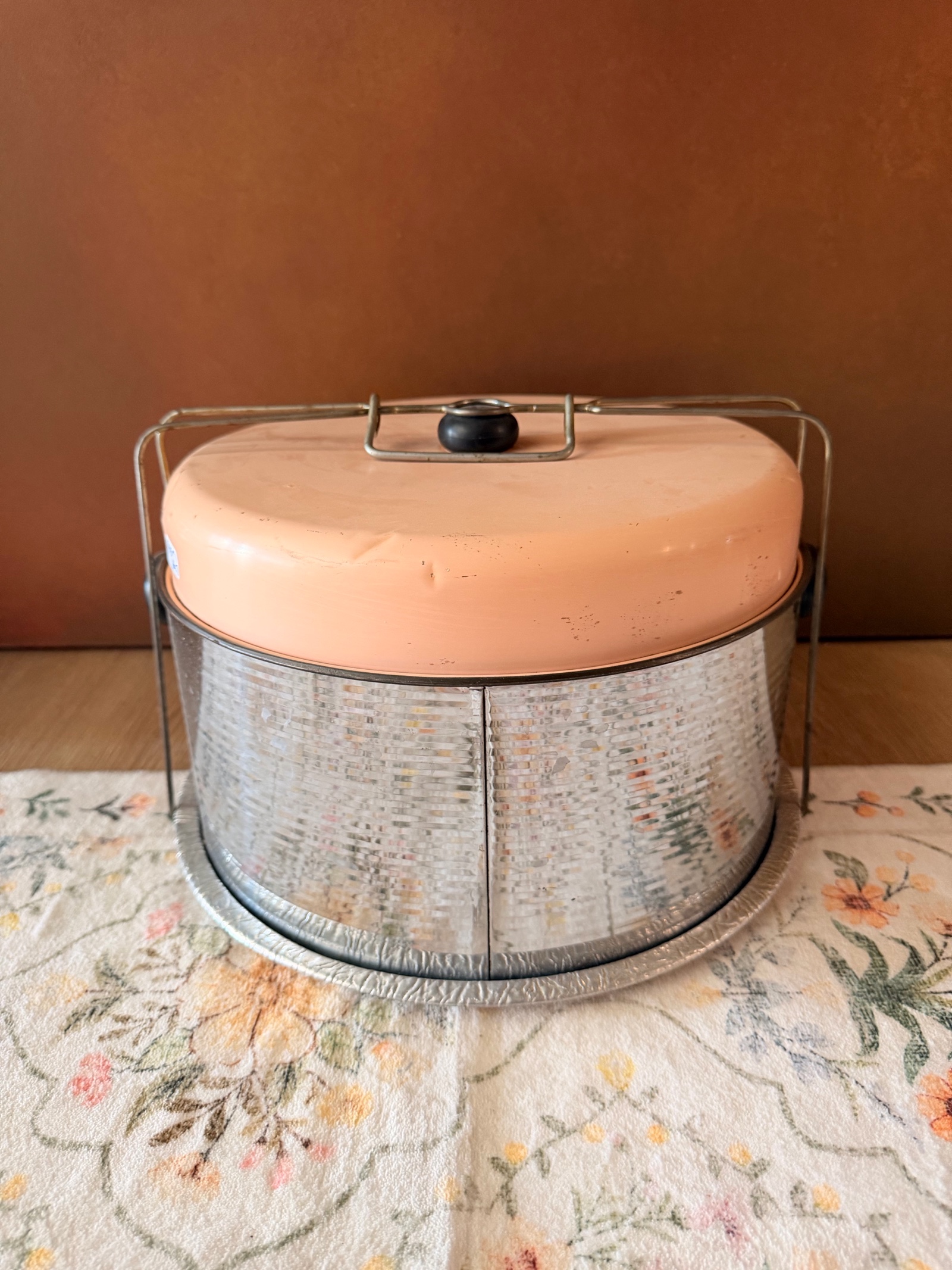 Retro Pink Aluminum Cake Keeper  Pie Carrier  Mid Century Kitchenware
