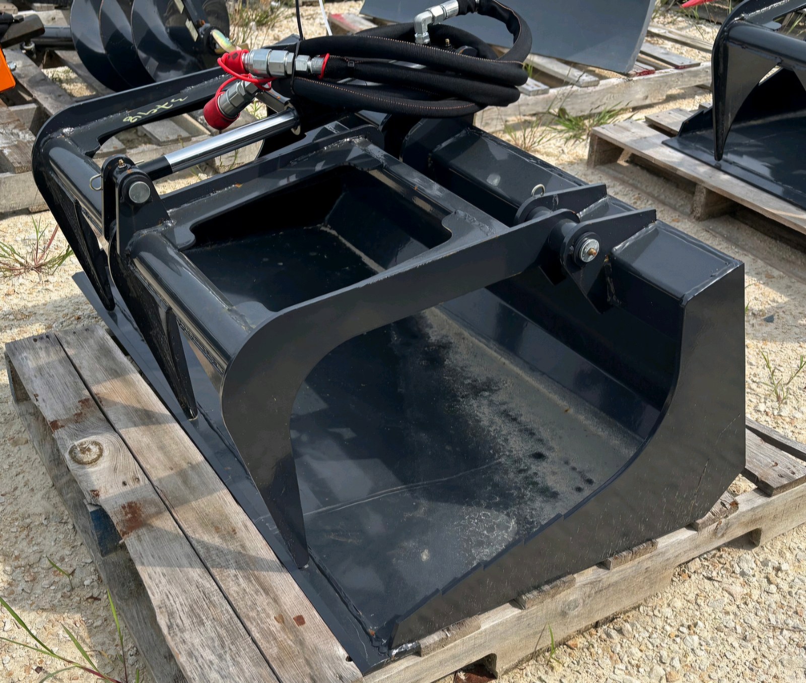 Unused 2026 WOLVERINE Mini Skid Steer Stump Grapple MSG-11-44W