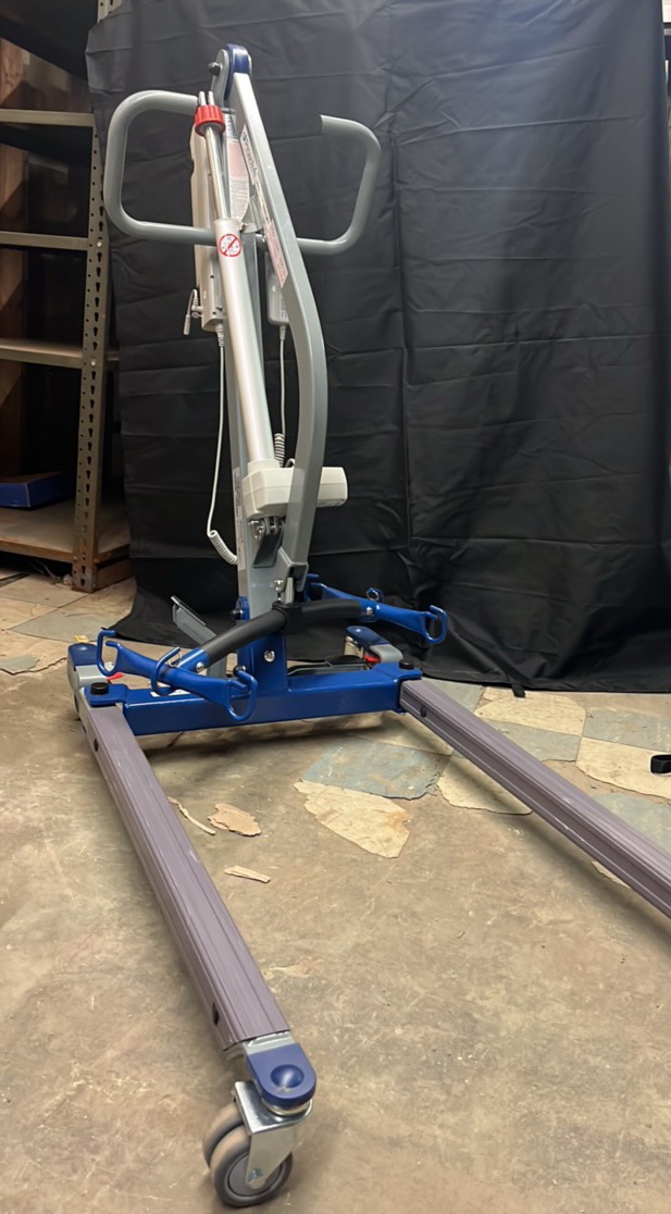 PROTEKT 600 power patient lift  max load 600 pounds - locking back wheels - 2 strap sets included