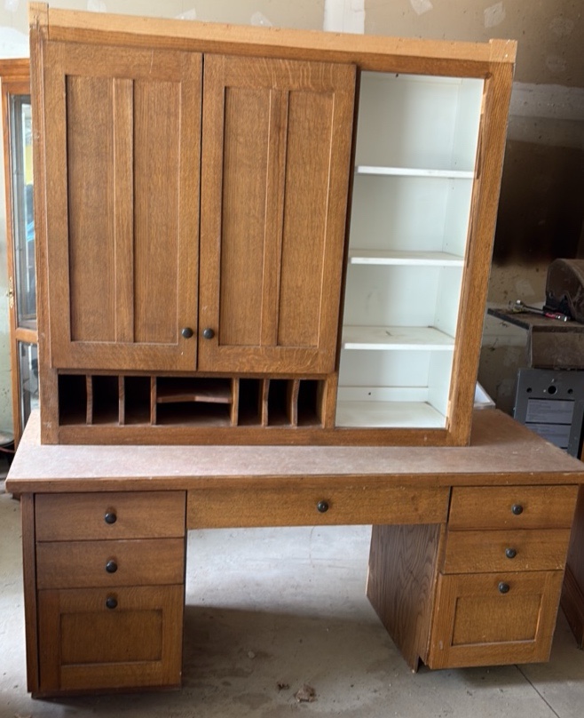 Desk with Upper Wall Cabinet