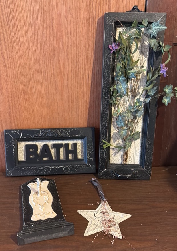 Bathroom Decor Lot