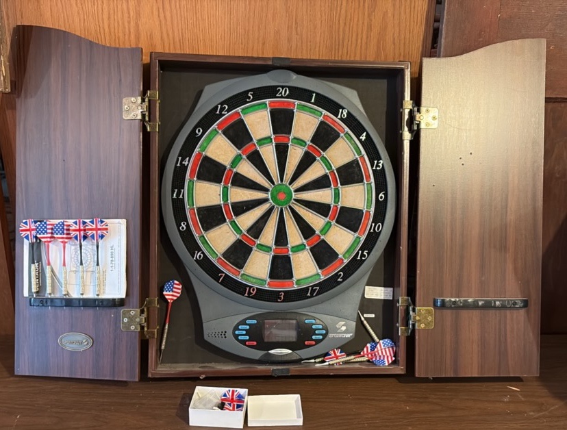 Sportcraft Dartboard in Case