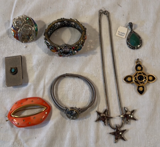 Collection of Vintage Jewelry Items