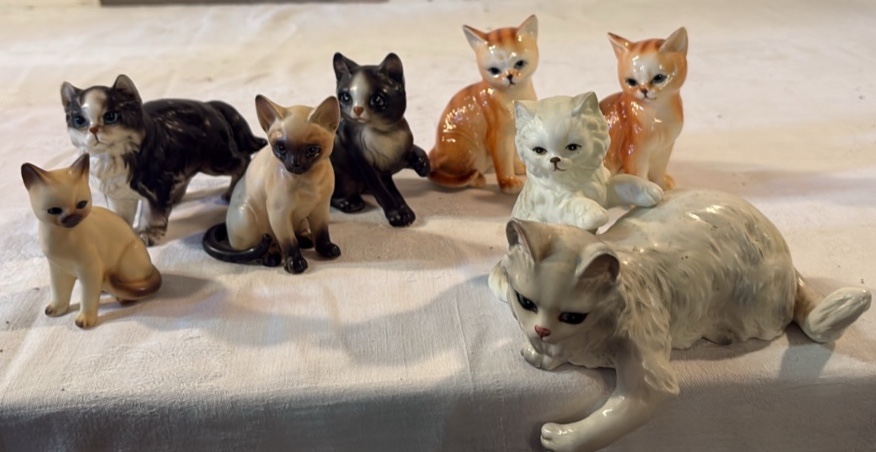 Lot of 8 Ceramic and Porcelain Kitties