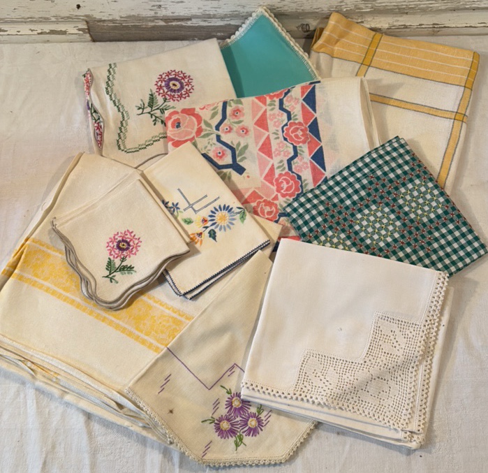 Mixed Lot of Vintage Linens