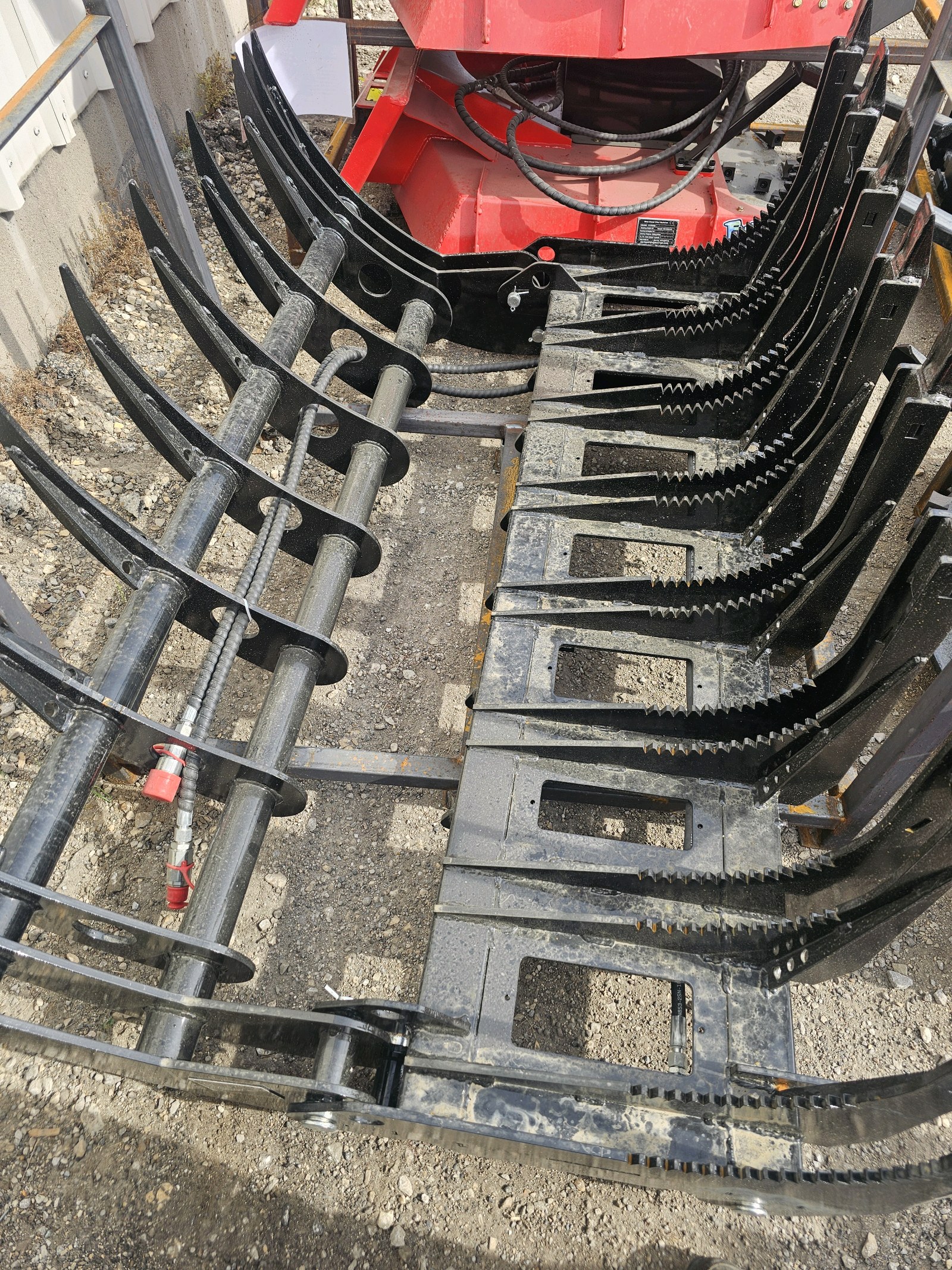 Unused 2026 FUTURE Skid Steer Grapple FT-CLG72