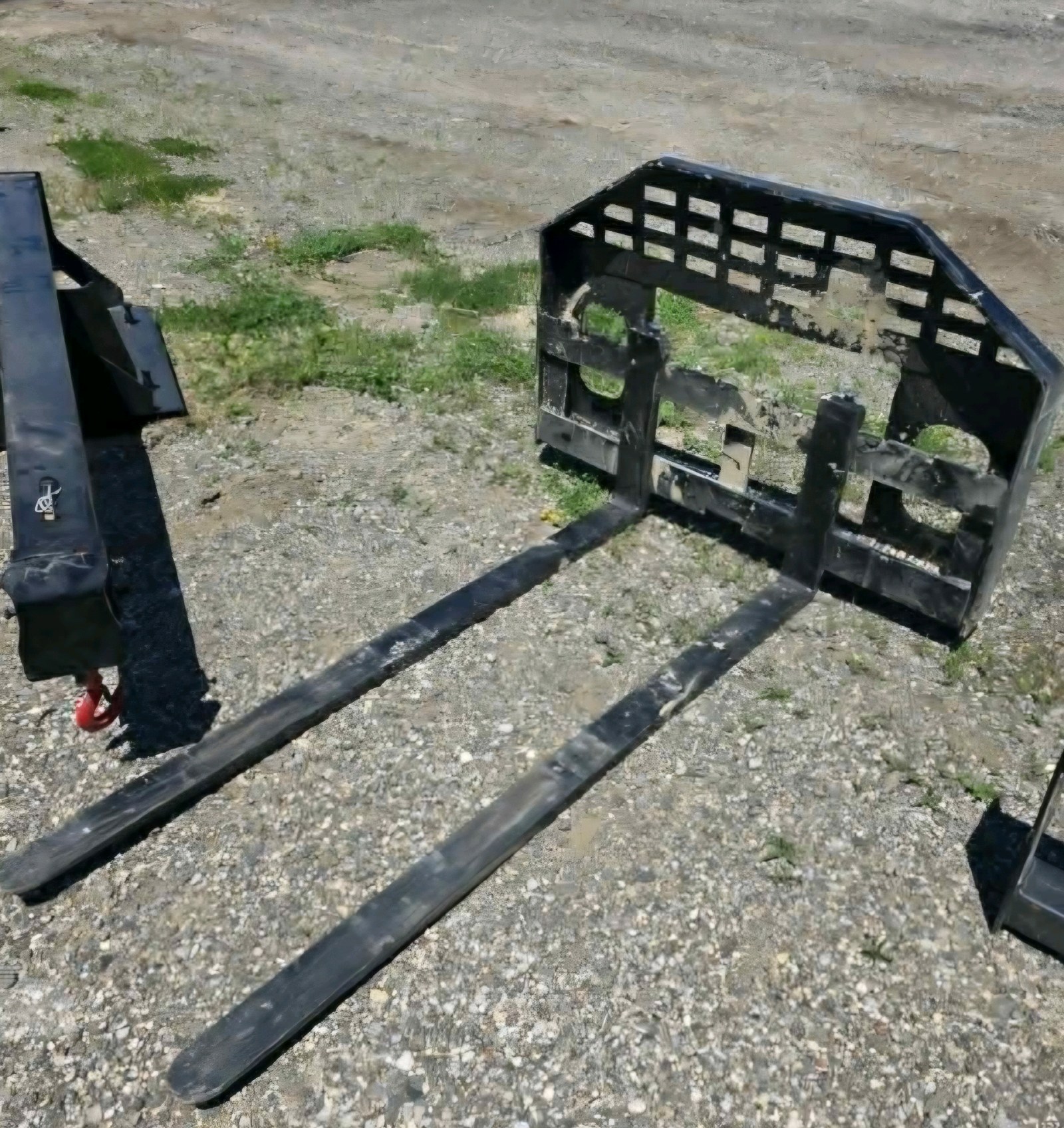 Unused 2026 FUTURE Skid Steer Forks - Skid Steer Attachments FT-DHC