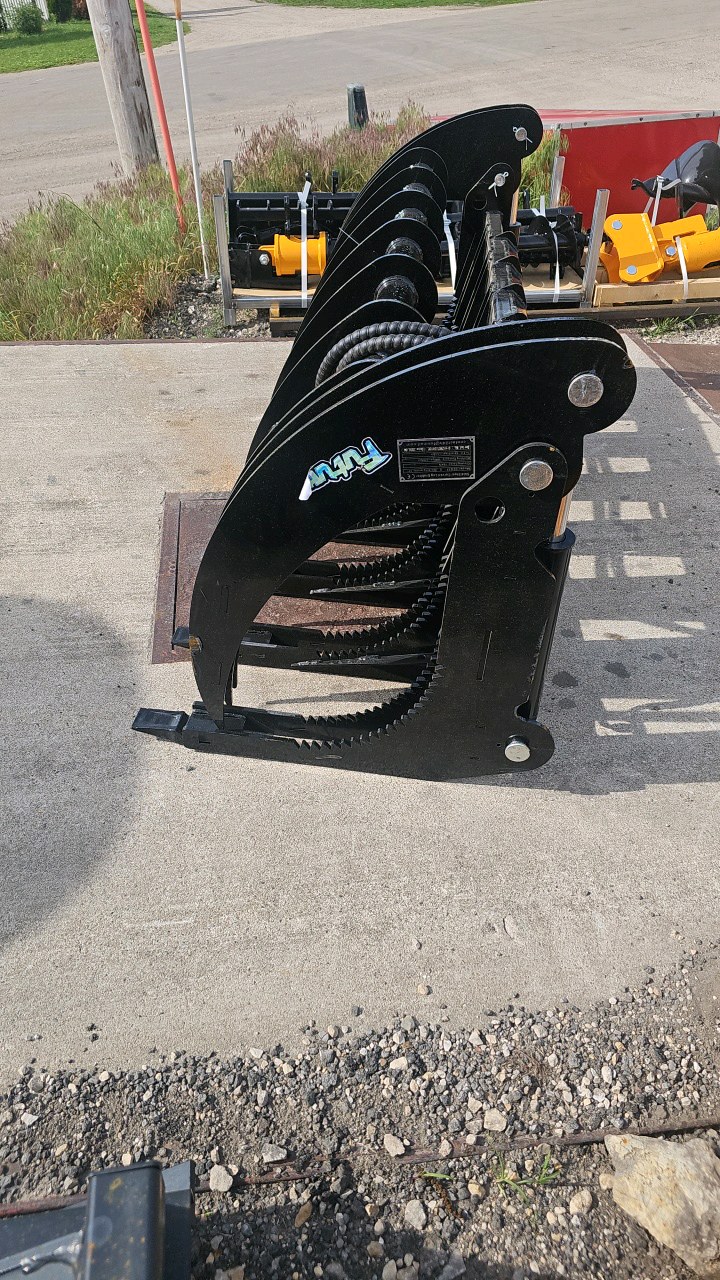 Unused 2026 FUTURE Skid Steer Grapple FT-CLG72