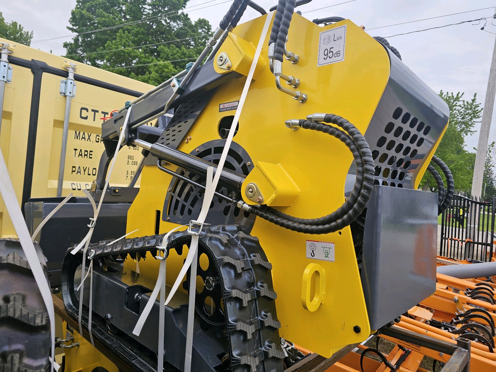 Unused 2026 LANDHERO Mini Skid Steer Loader T460