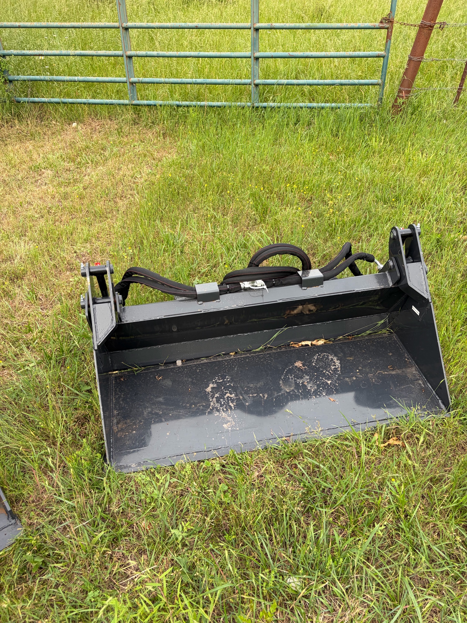 Mini Skid Steer Combination Bucket