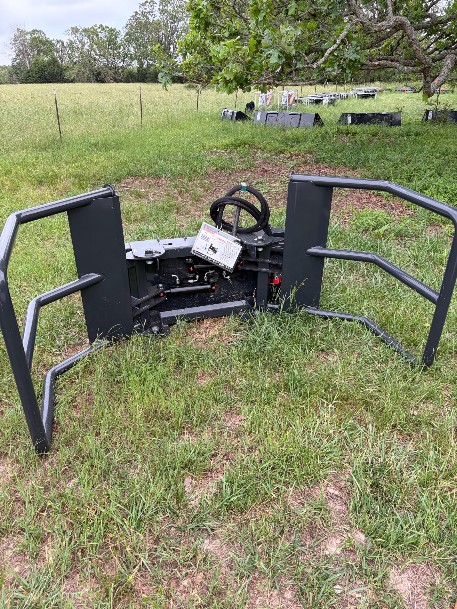 Bale Squeeze Hydraulic Adjustable