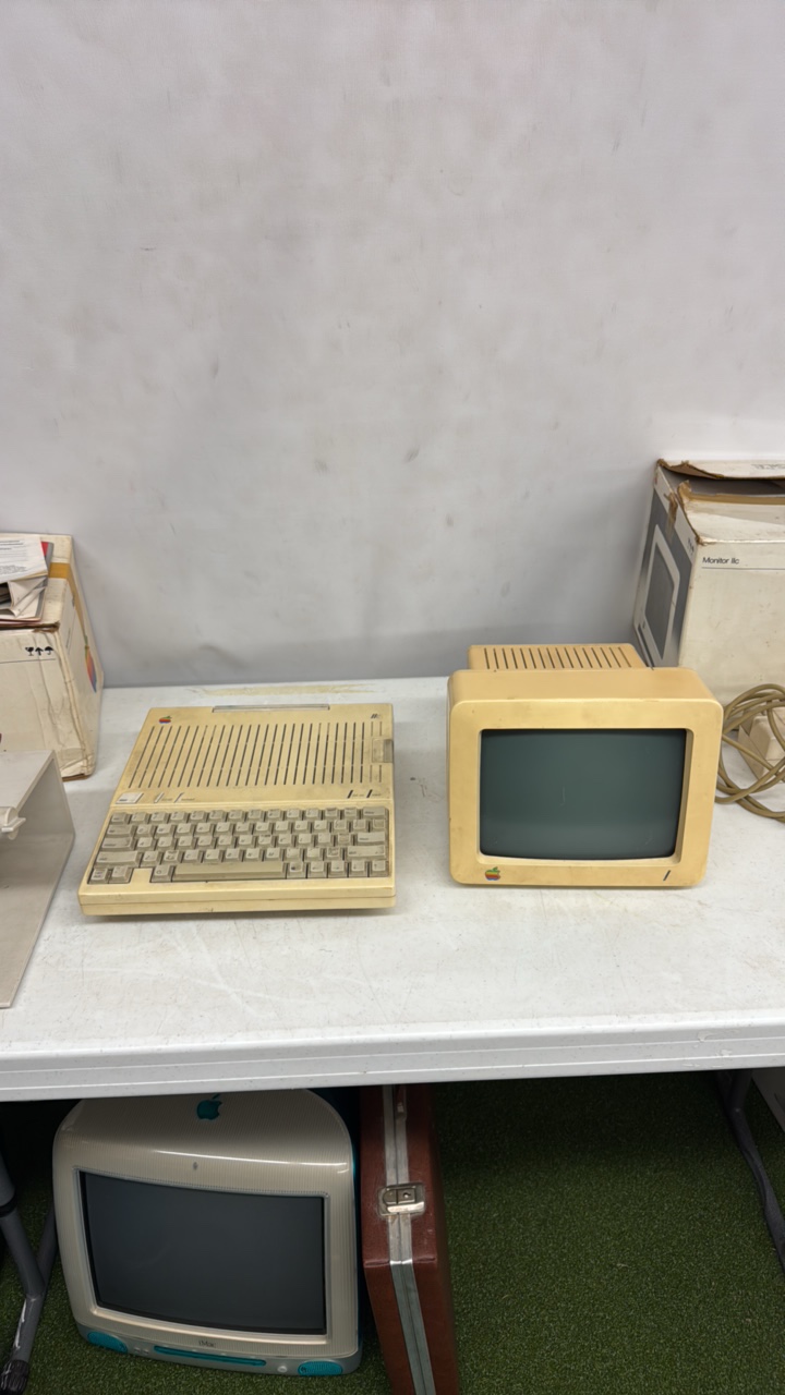 complete Apple IIc computer with original packaging