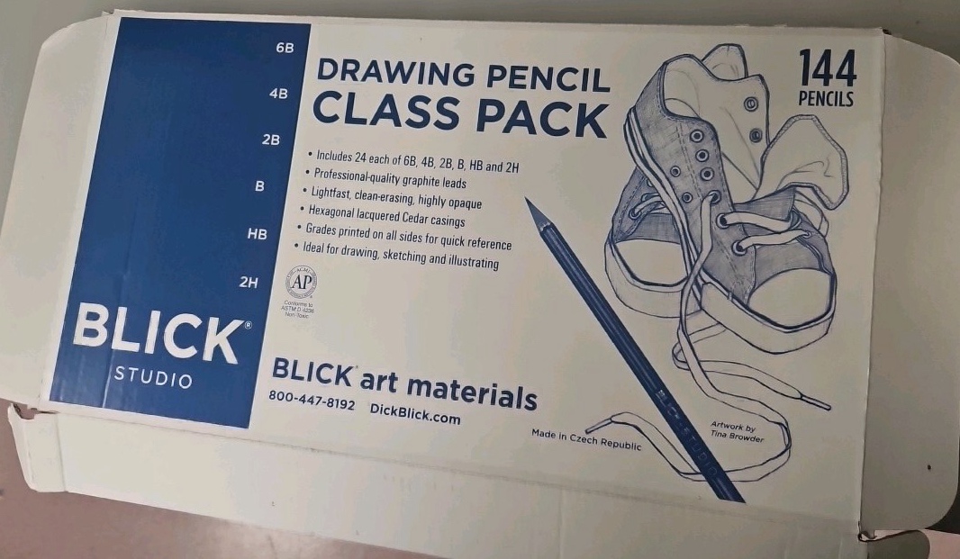 class pack of drawing pencils