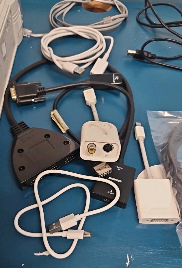 Electronic connections cords