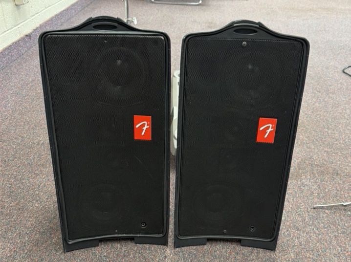 two speakers, unable to test, no chords