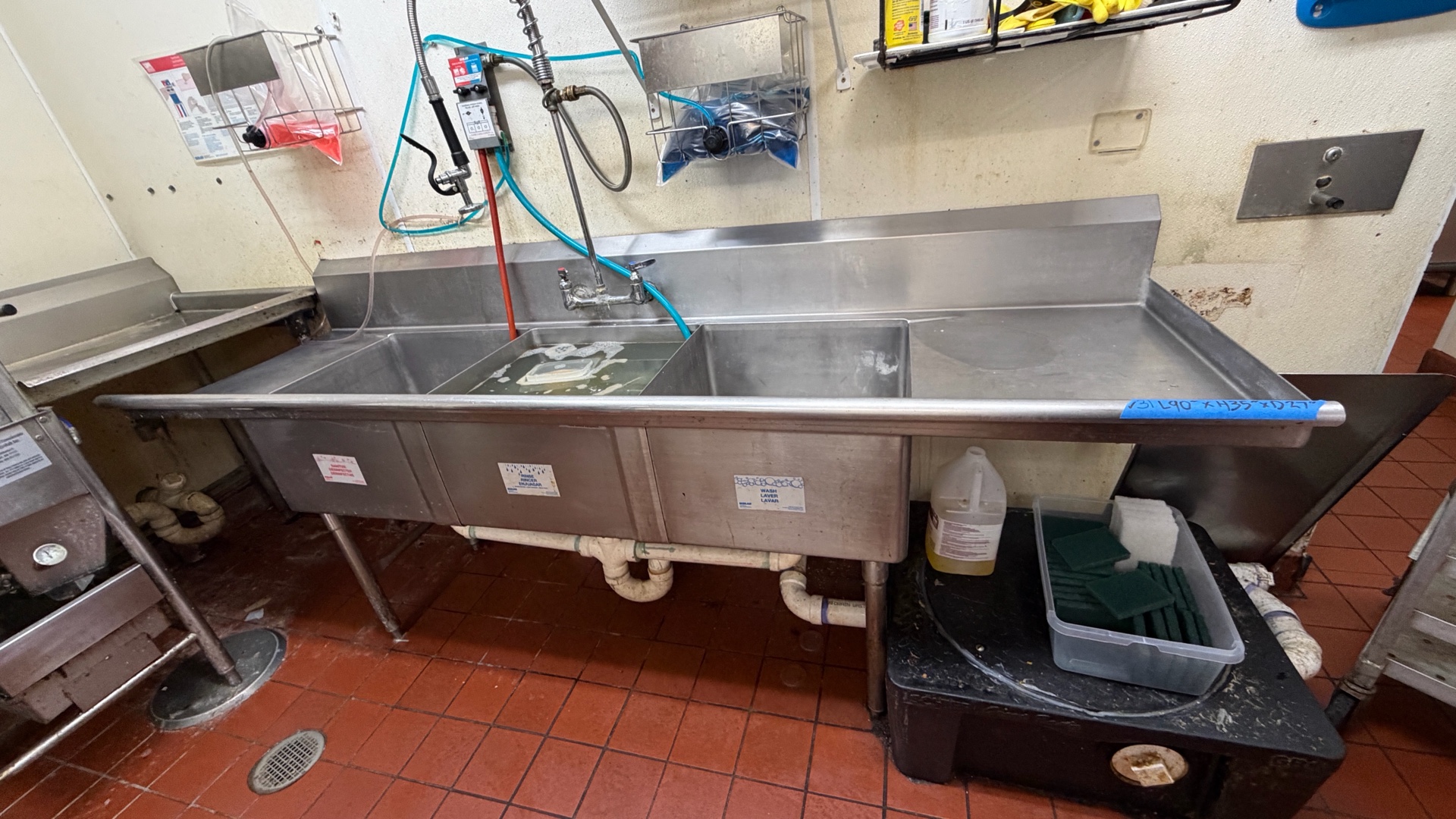 Stainless Steel 3-compartment sink faucet w pull-down sprayer