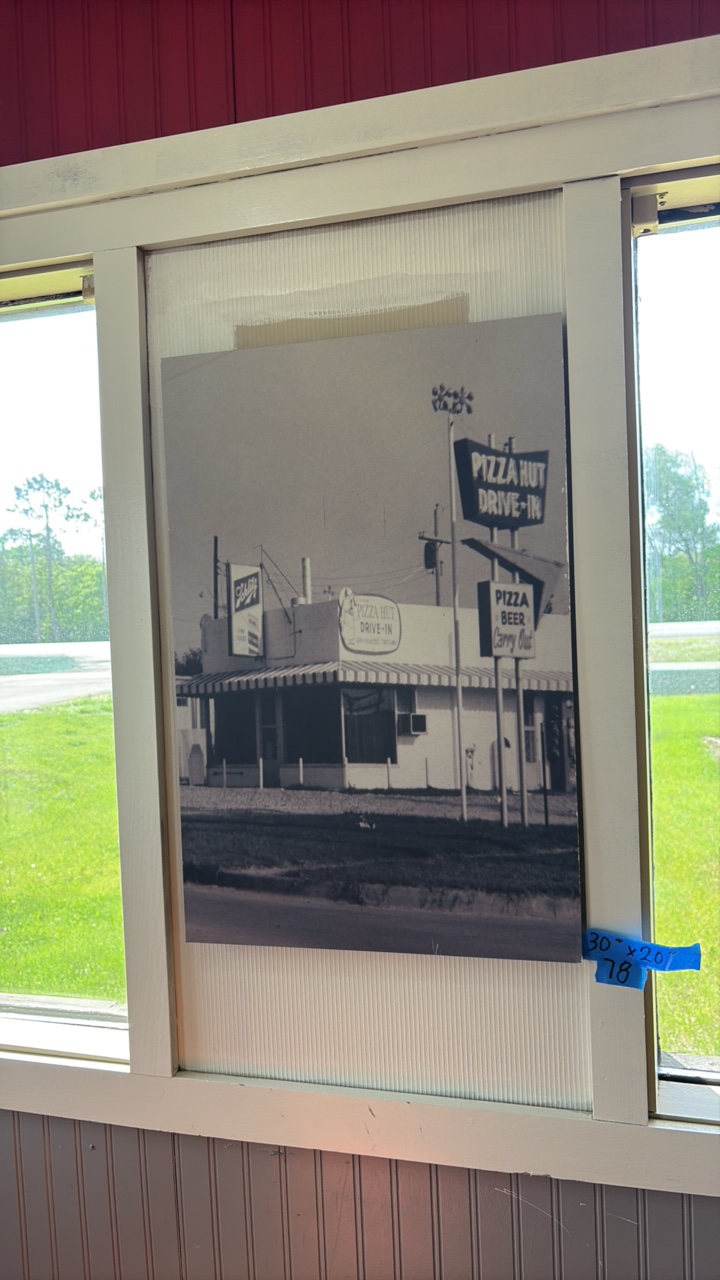 Pizza Hut picture 30 x 20