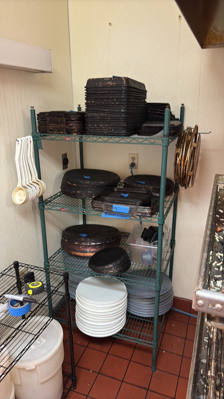 Pizza Equipment for making pizzas