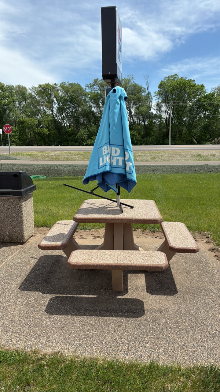 One-piece 4-bench Pebble Patio Table