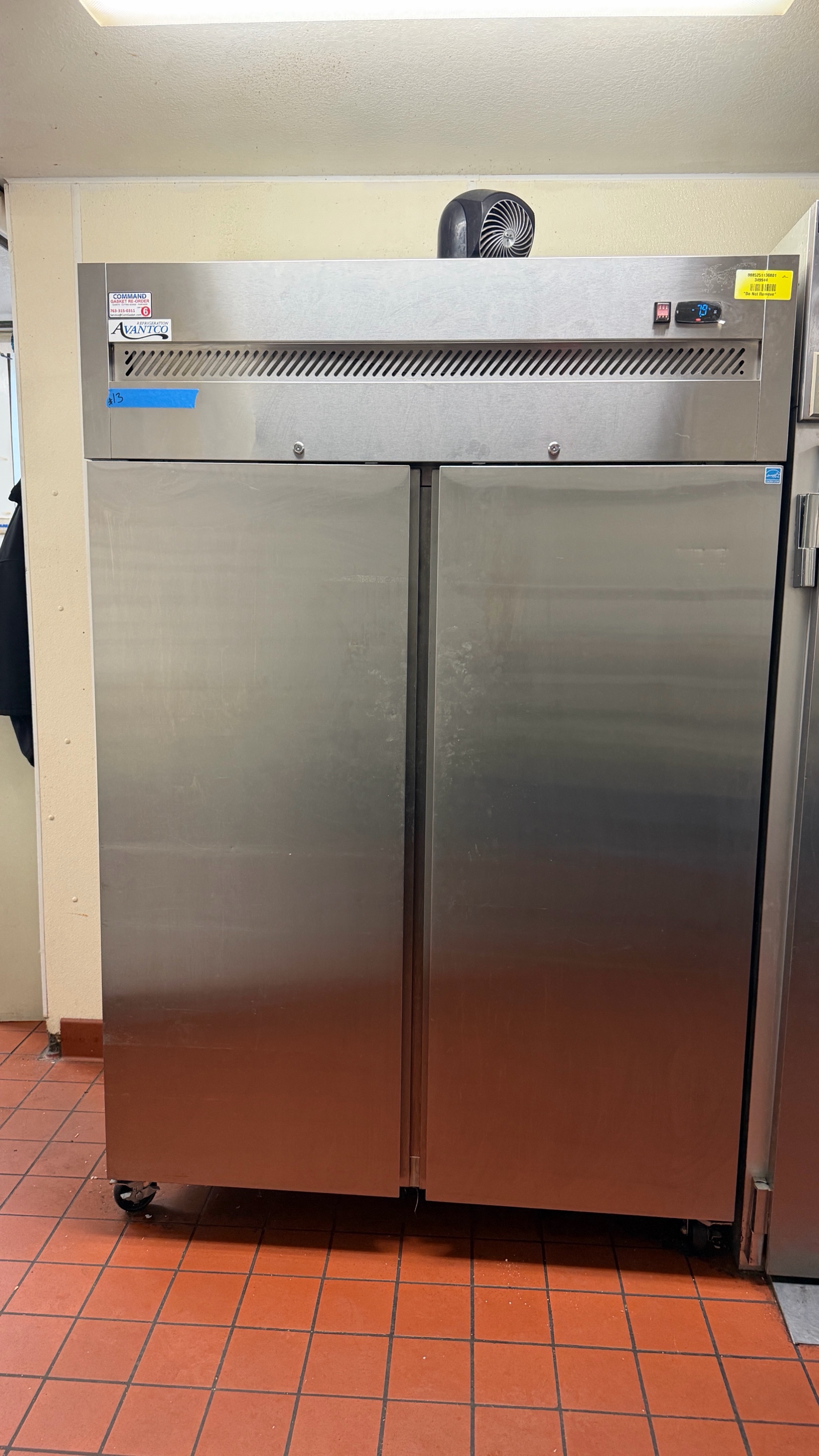 Avantco 54 two-section  reach-in freezer -Works