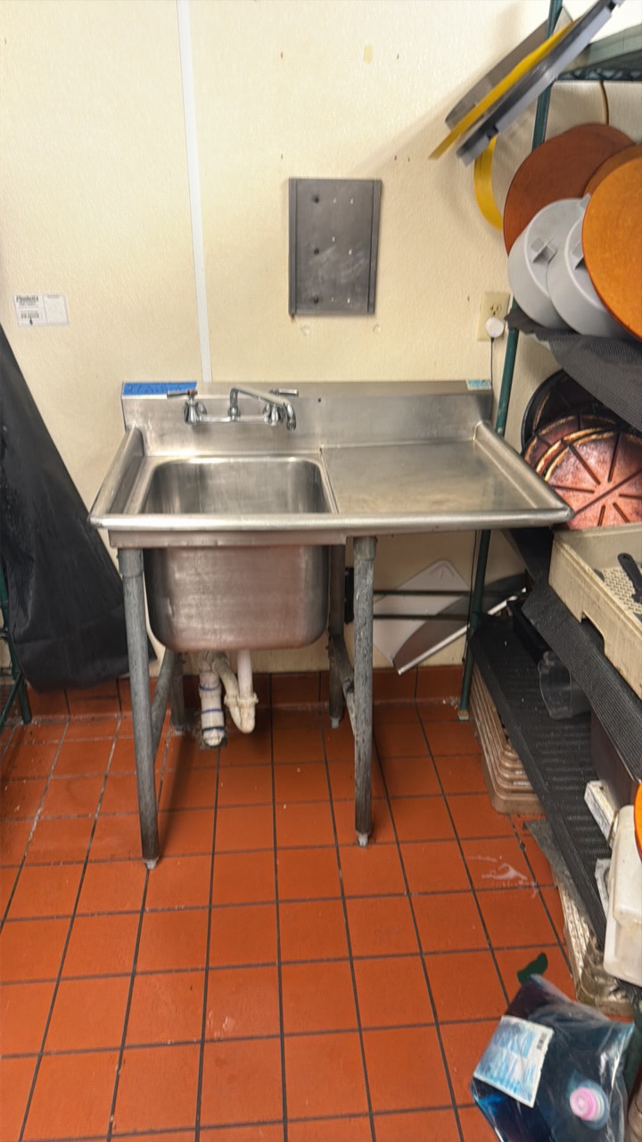 One Compartment SS Sink with backsplash