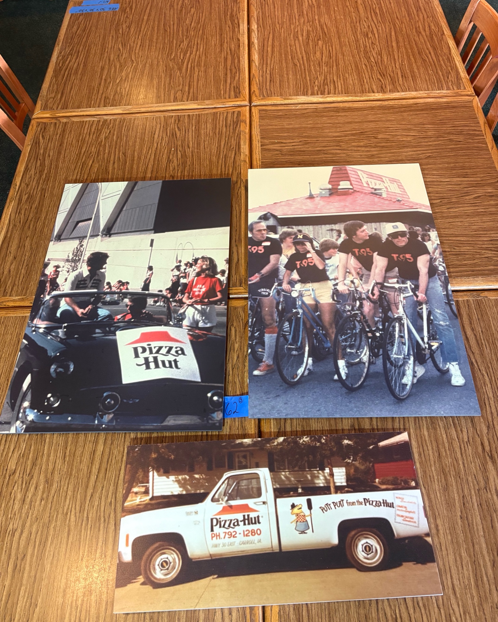 (3) Pizza Hut Pictures