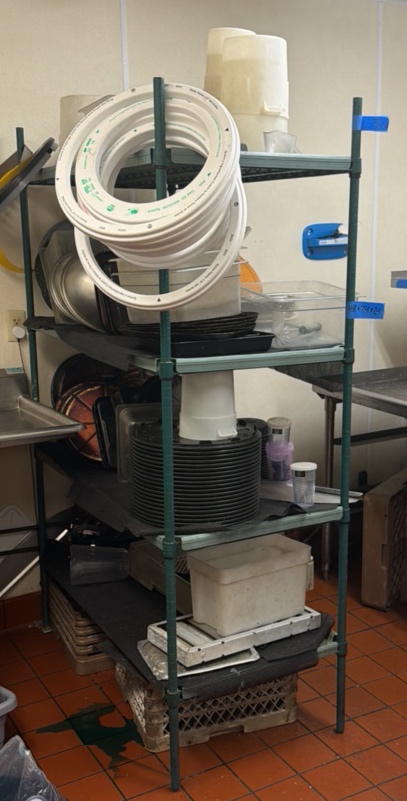 4-tier METRO Wire Rack with all items pictured
